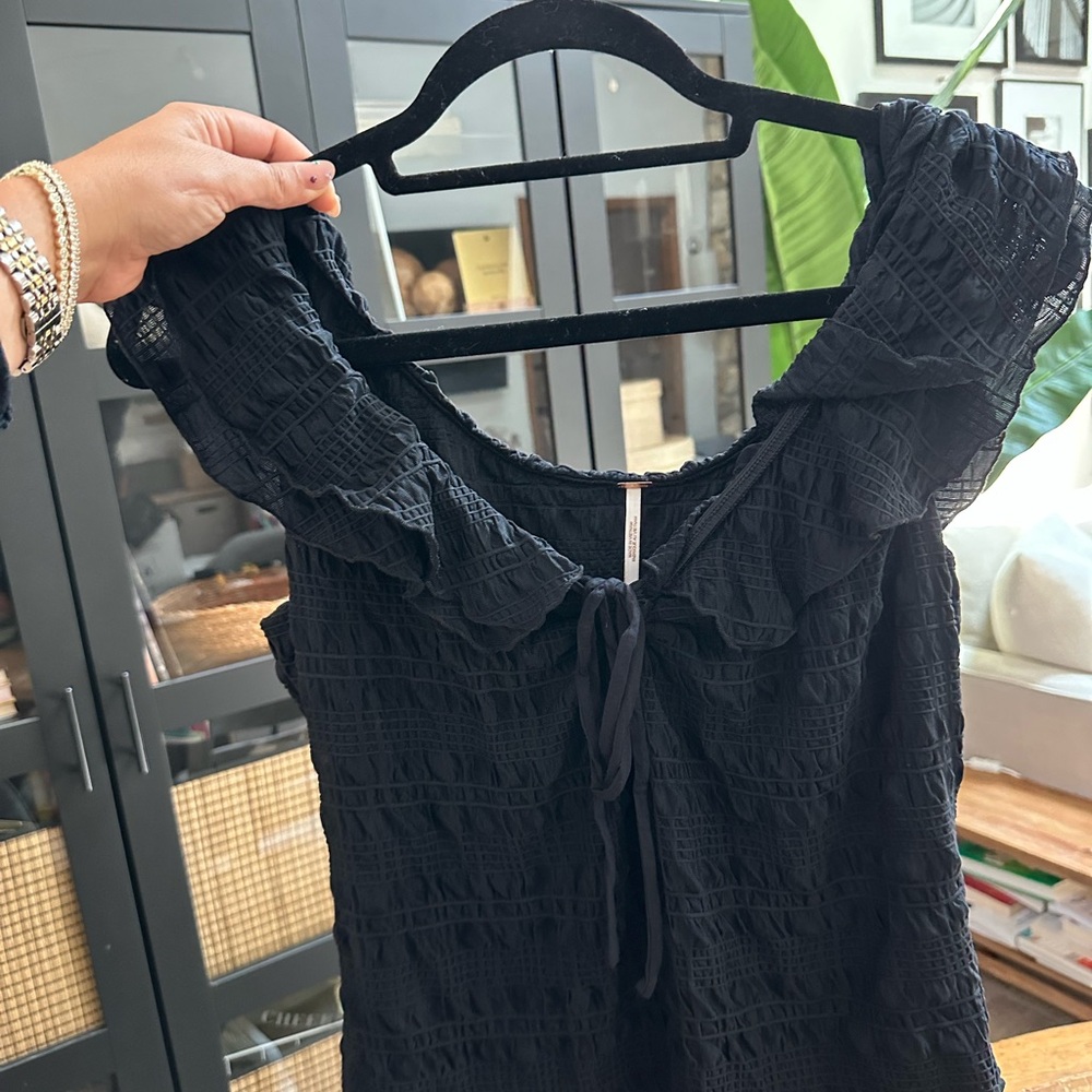 FREE PEOPLE Elegant Black Ruffled Women's Top